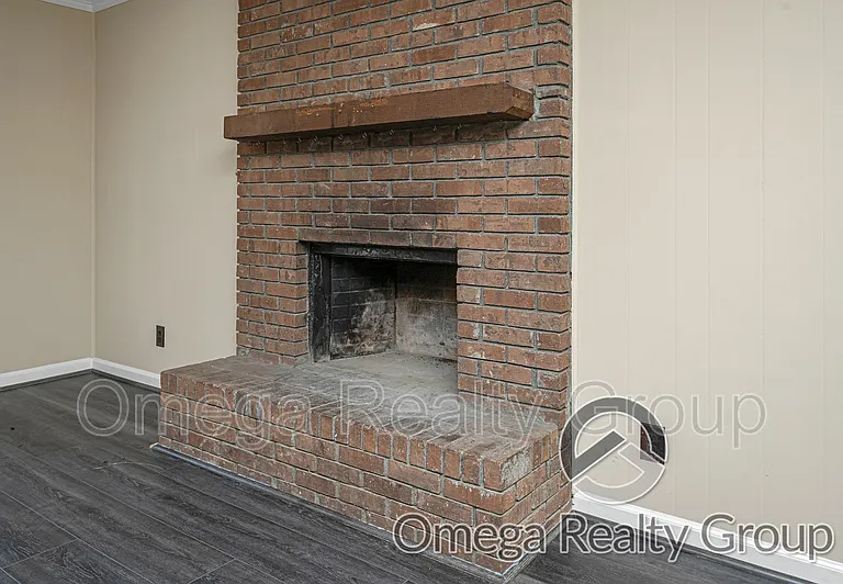 5827 Darien Dr — Photo 26