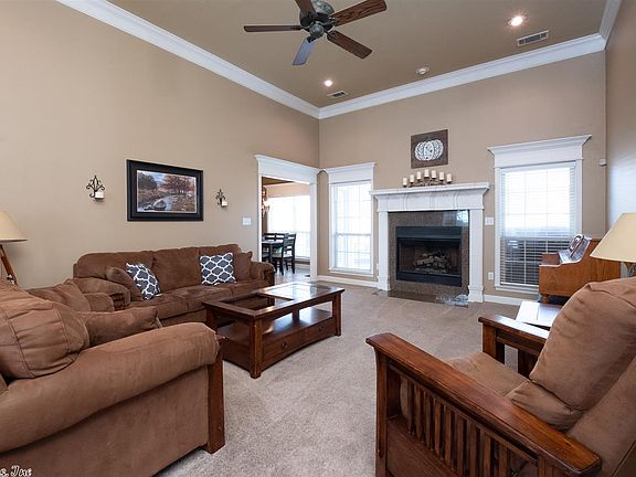 5th image of 4061 Hermitage Dr