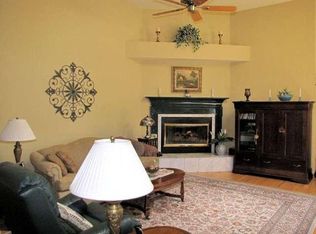 W173N8045 Shady Ln, Menomonee Falls, WI 53051