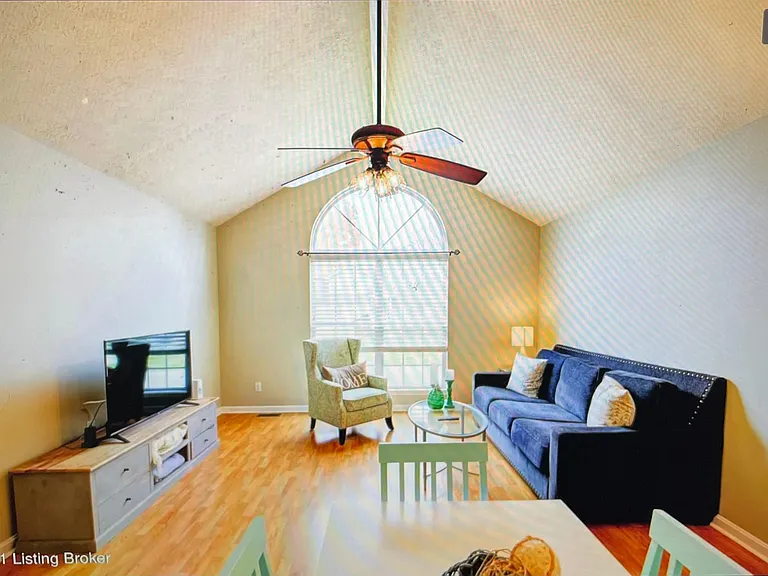 8713 Hickory Falls Ln — Photo 7