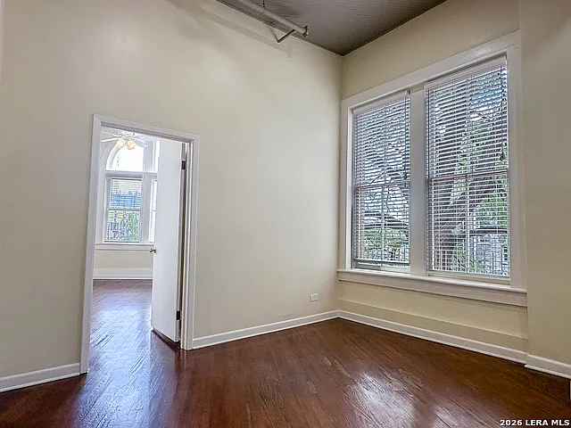 245 Losoya St — Photo 30