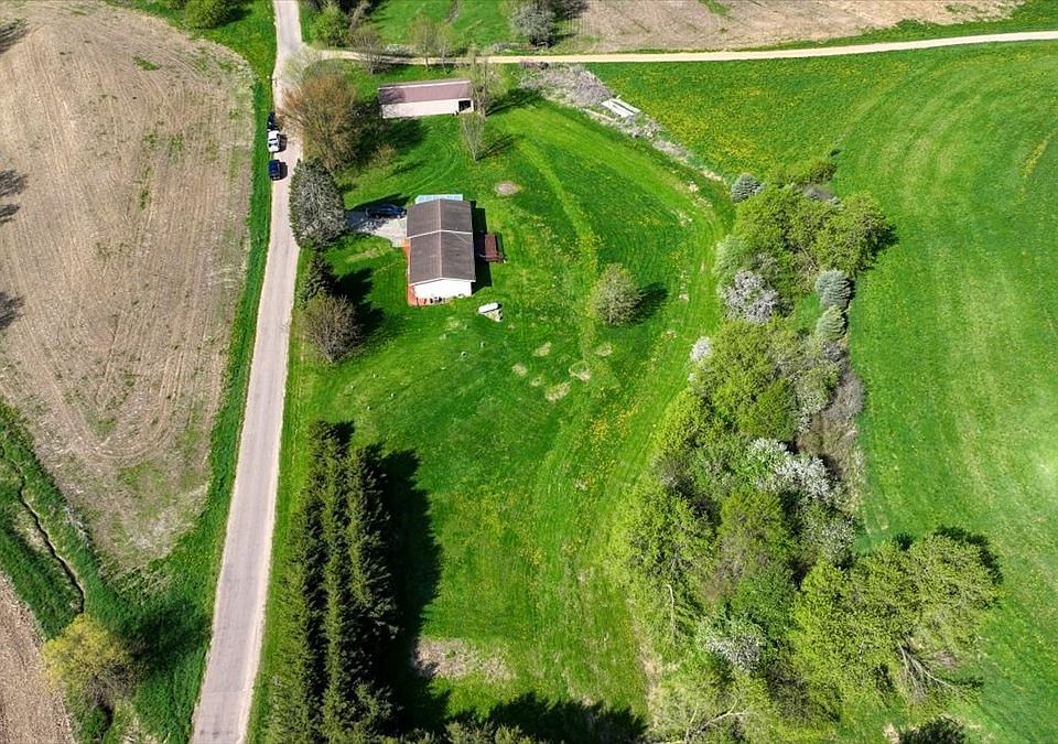 1st image of 18685 Innsbruck Rd
