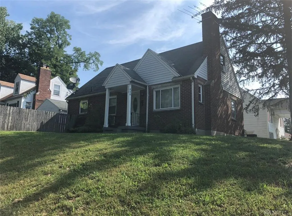 203 Sandalwood Dr photo 1