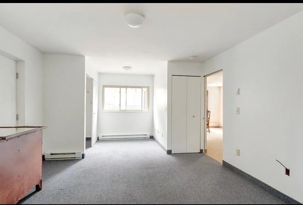 690 Pleasant St — Photo 1