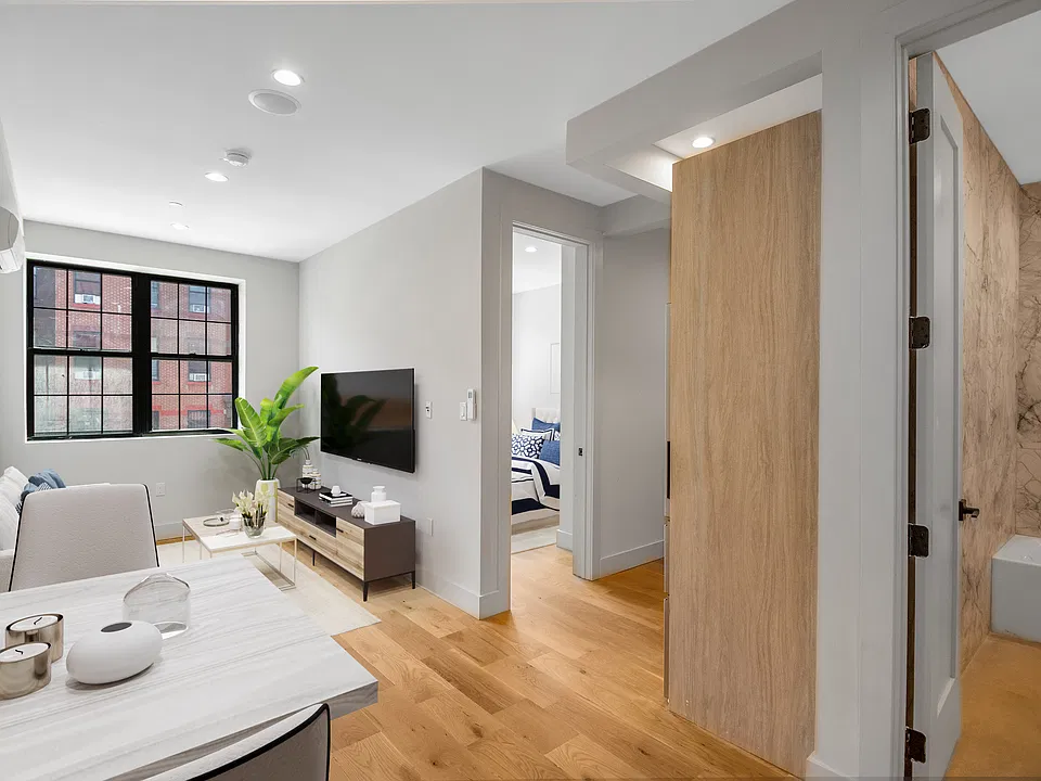 15 Cooper St #2B