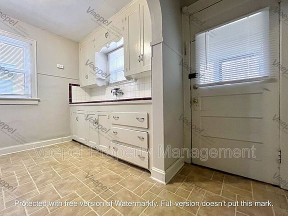 3rd image of 5341 Charlotte St