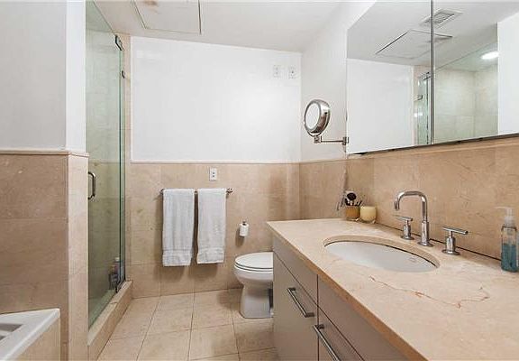 5th image of 121 W 19th St APT 7C