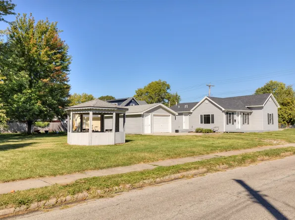 303 W 5th St S, Newton, IA 50208