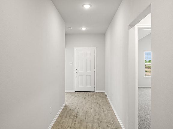 3rd image of 2833 Hay Ln