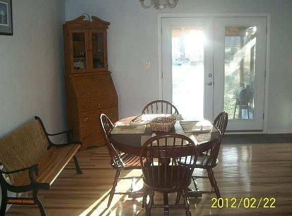 4th image of 913 Peterson Rd