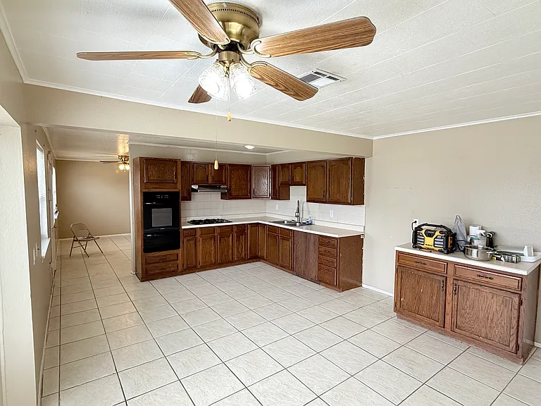 2505 Joy Ann Dr — Photo 6