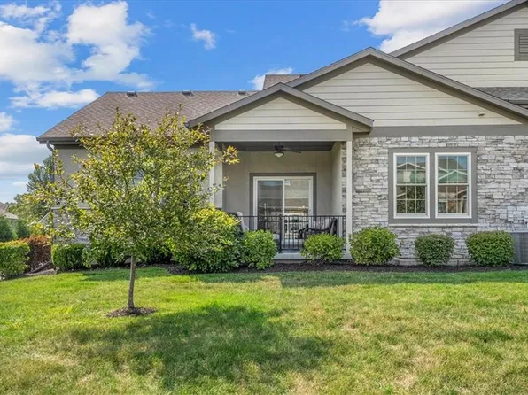 12024 S Provence St Unit 2201, Olathe, KS 66061