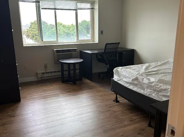 94 Beacon St #4B, Somerville, MA 02143