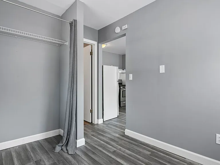 1301 Whittier Ave — Photo 14
