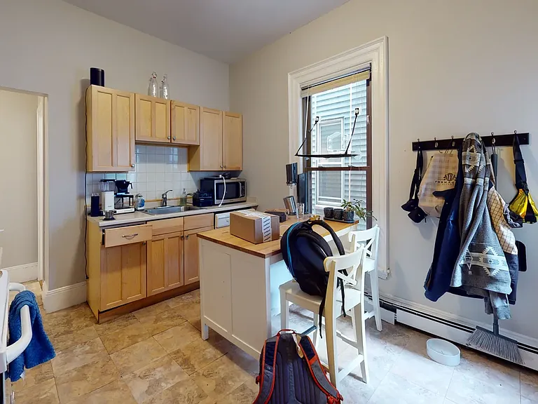 9 Story St #1 — Photo 3