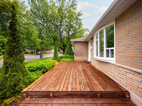 5th image of 67 Carlton Dr