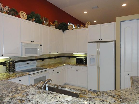 2nd image of 7131 Vesuvio Pl