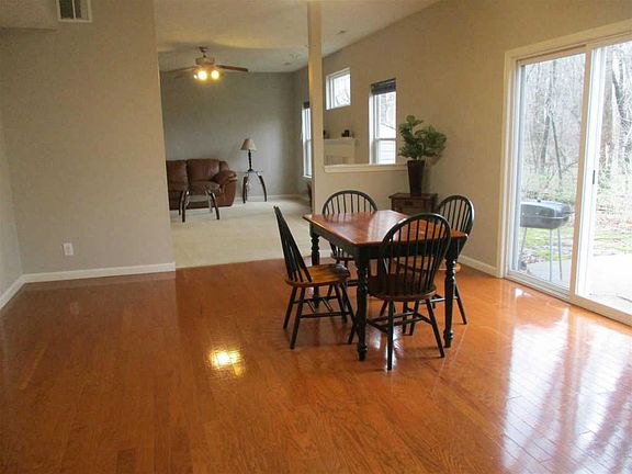 3rd image of 3110 Onyx St