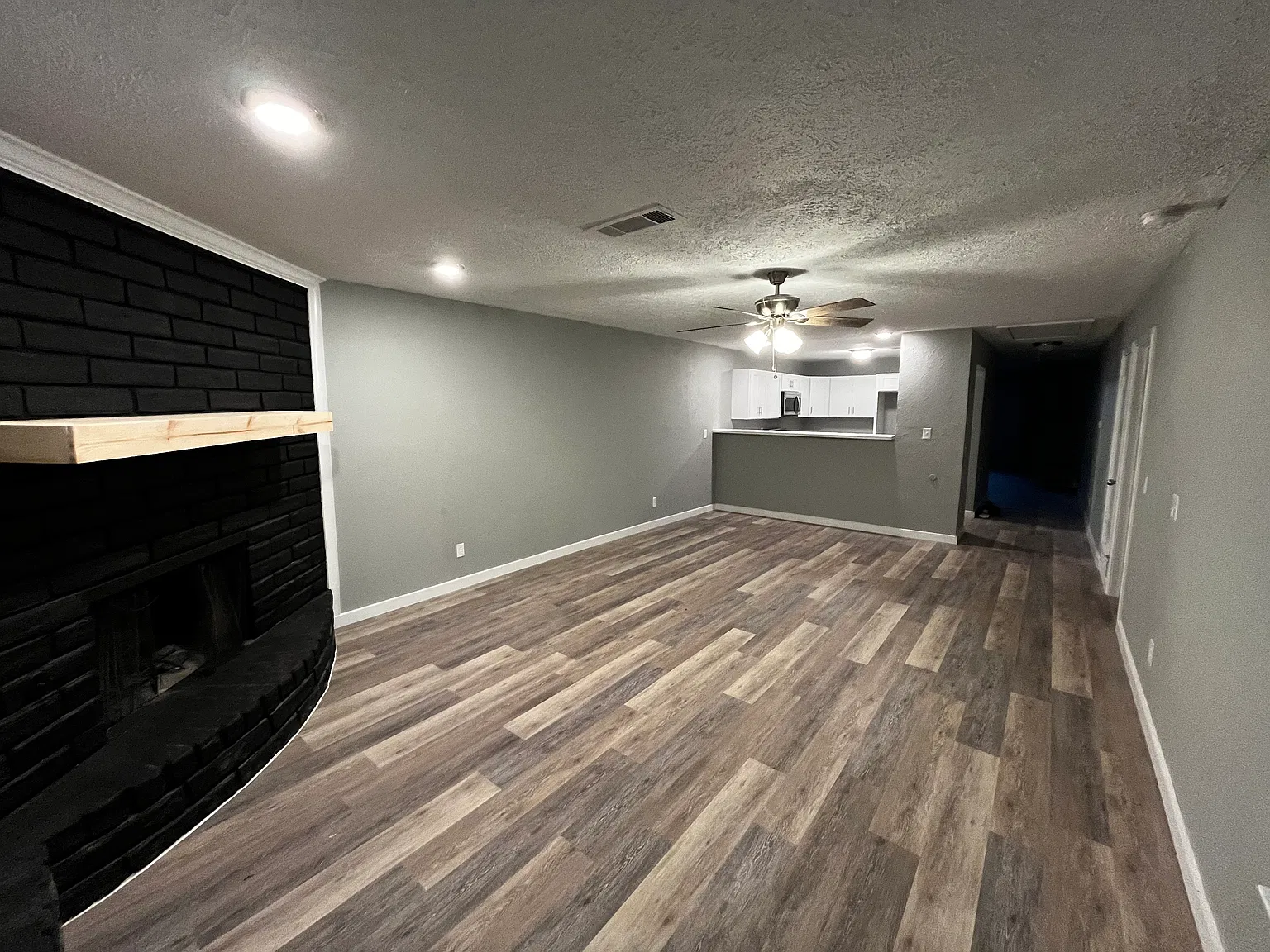 3 bed, 1603 sqft, $2,395 — Photo 3