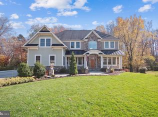 2586 Rambling Rd, Vienna, VA 22181