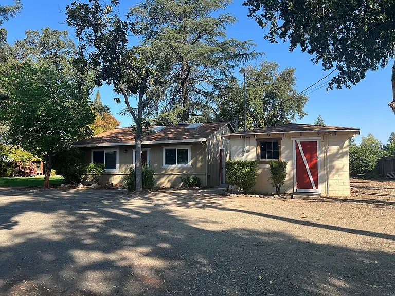8141 Forest Oak Way #B — Photo 11