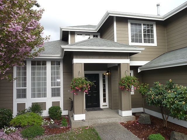 Front courtyard of home