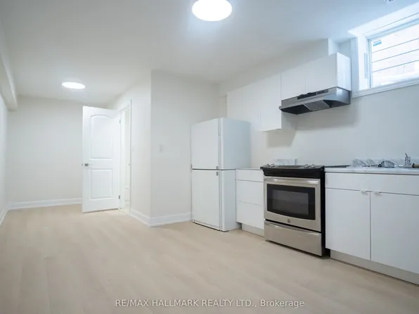 118 Fairholme Ave Basement 1, Toronto, ON M6B 2W9