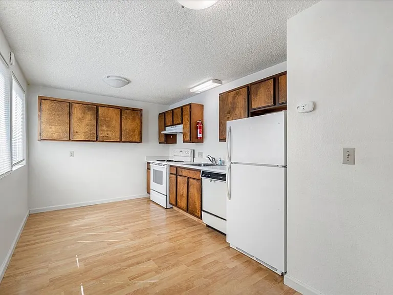 4564 Valley West Blvd — Photo 6
