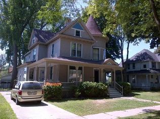 426 2nd St, Baraboo, WI 53913