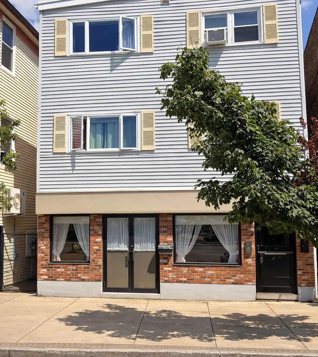 1 bed, 725 sqft, $3,750 — Photo 1