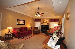 LR with vaulted ceilings
