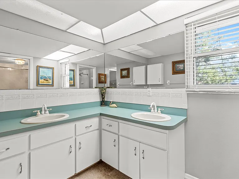 12361 W Standish Dr — Photo 25