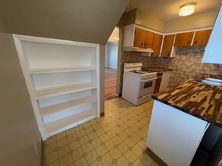 1724-1726 Tanglewood Dr — Photo 6