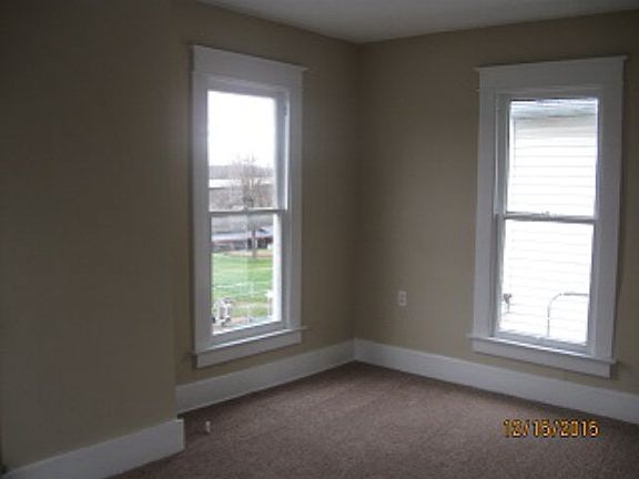 3rd image of 5384 Winchester Ave