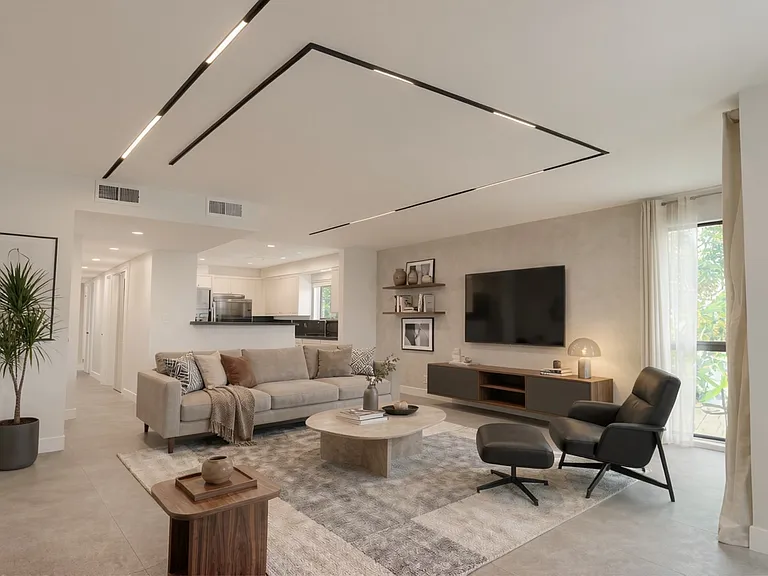 244 N Almont Dr #4B — Photo 5