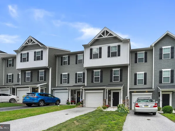 68 Ayrshire Dr #233, Hanover, PA 17331