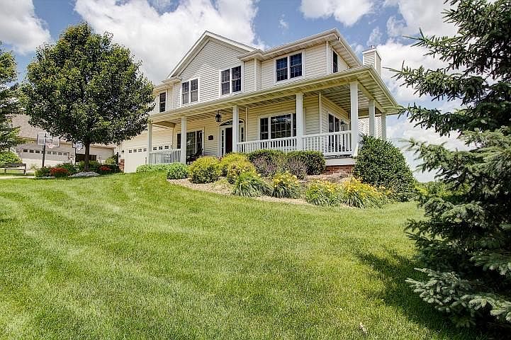 2nd image of 676 Pinnacle Dr