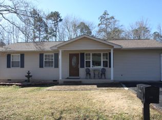 101 S Duke Pl, Oliver Springs, TN 37840