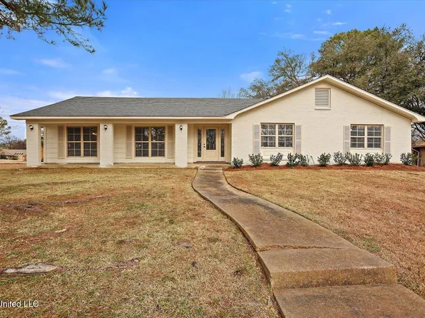 1201 Canterbury Ln, Clinton, MS 39056