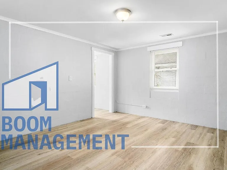 1411 Parham St — Photo 4