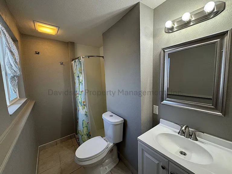 4470 Monica Dr — Photo 9
