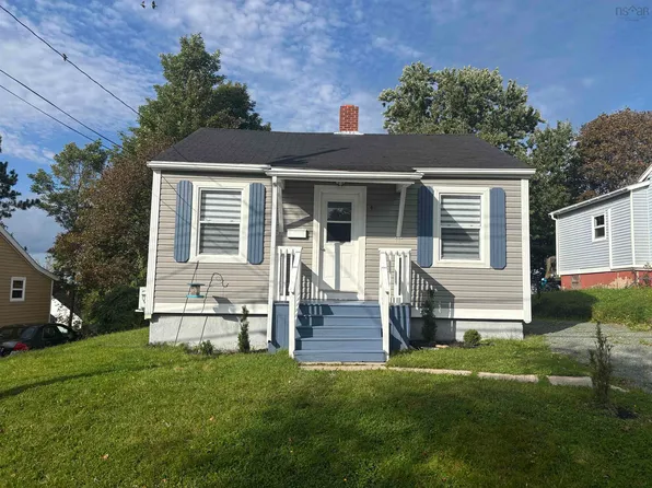 49 Mechanic St, Trenton, NS B0K 1X0