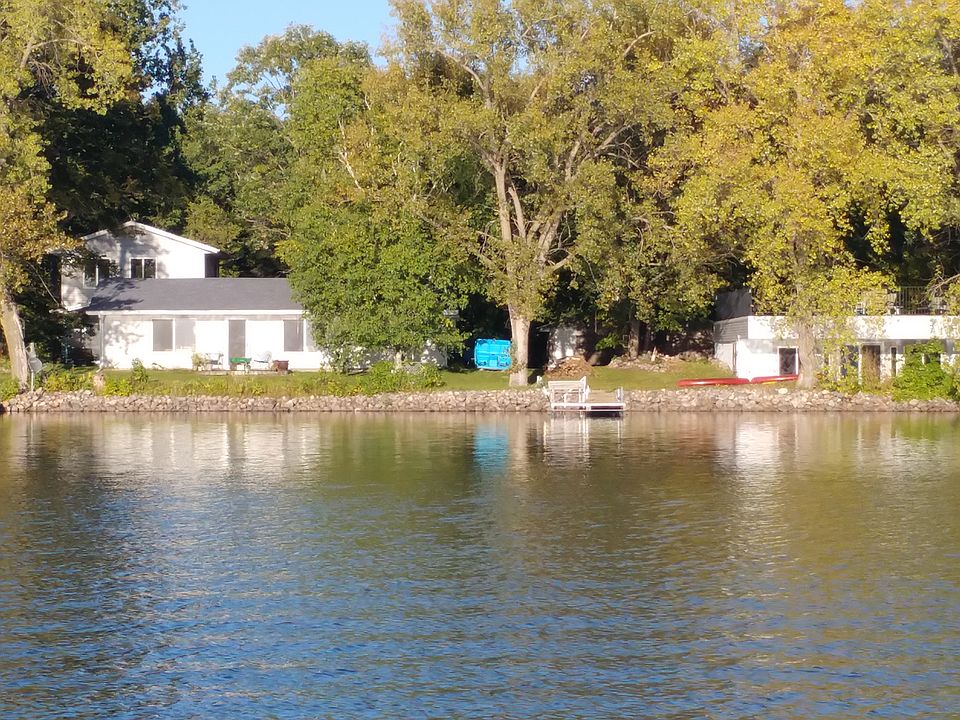 1st image of 40915 Primrose Dr
