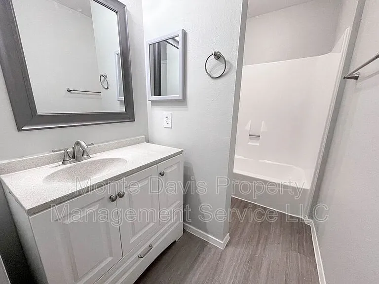 8907 Parkfield Dr #101 — Photo 15