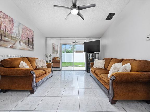 3rd image of 4501 Dakota Point Ct