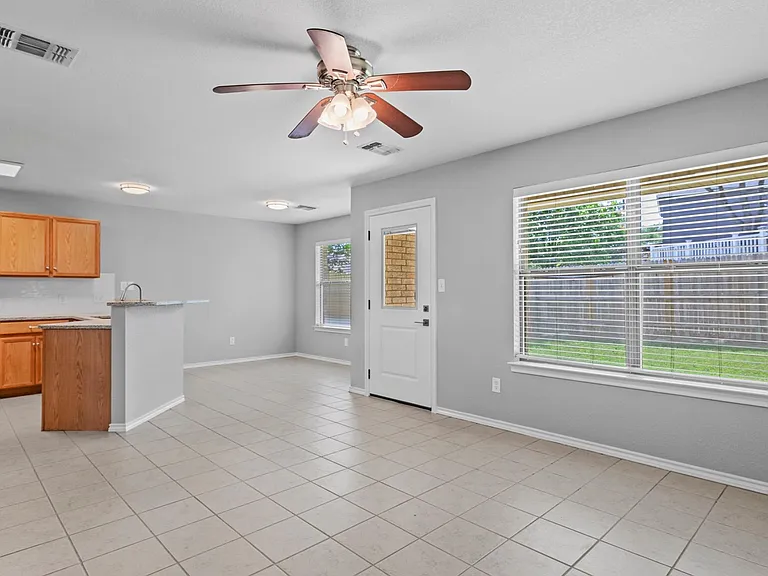 3015 Green Mountain Dr — Photo 6