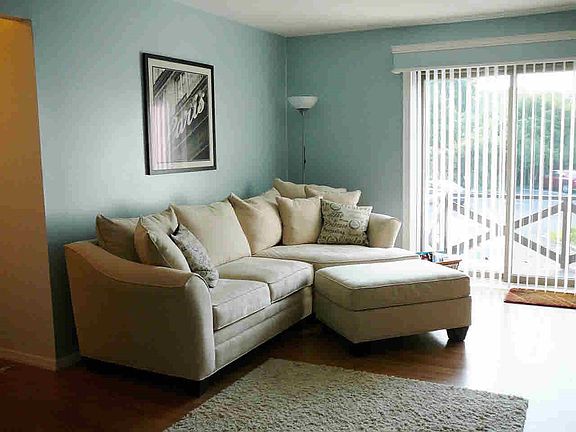 4th image of 129 Main St Unit B3