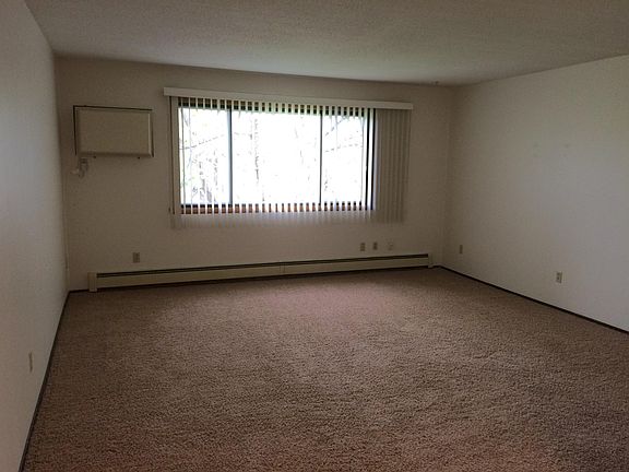 3rd image of 3012 9 1/2 St N APT 104