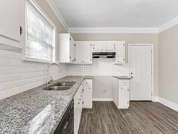 5th image of 3442 Coleman Ave