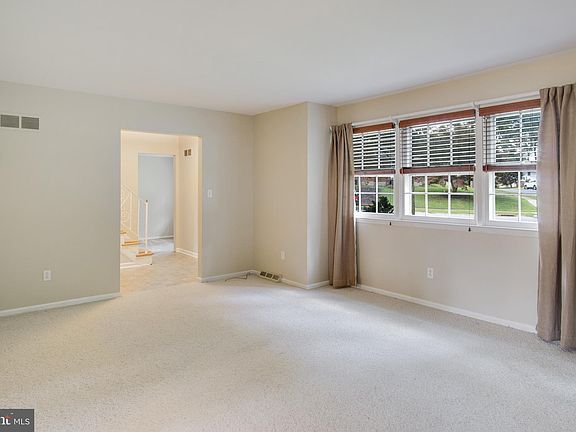 4th image of 104 Chapel Hill Dr